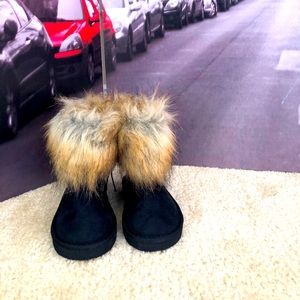 Black Fur boot!